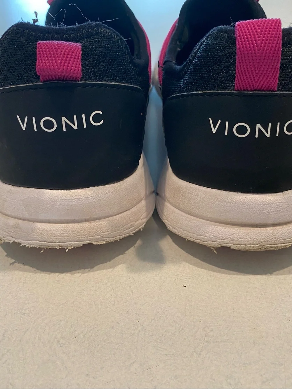 Women’s Vionic Zeliya Black Athletic Sneakers with Pink Accents Size 11